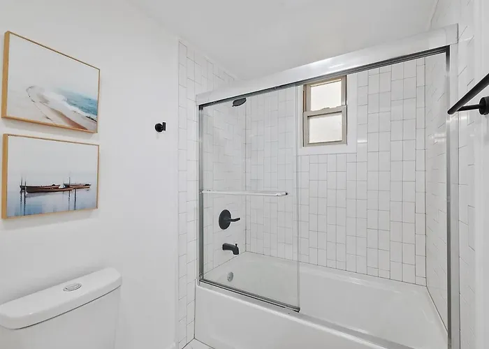 Shadyside, !2 Bright And Stylish With Free Parking * Pittsburgh